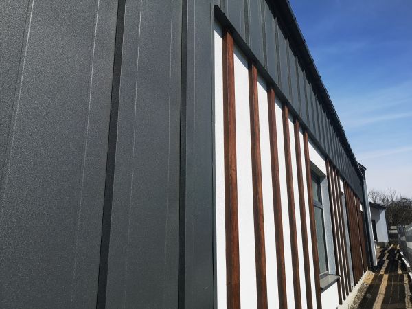 Metal Cladding Repair in Navarre