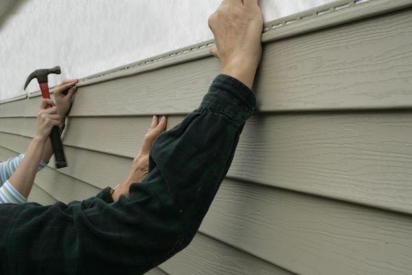 Cost of Insulated Siding Installation in Navarre