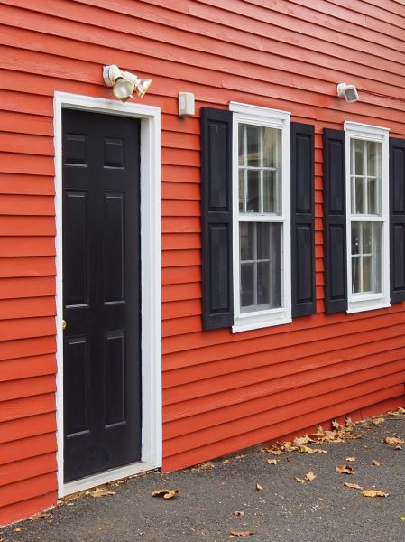 Cost of Red Vinyl Siding Installation in Navarre
