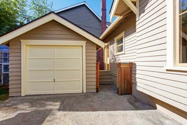 Cost of Garage Siding Replacement in Navarre